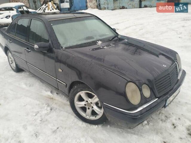 Фіолетовий Мерседес Е-Клас, об'ємом двигуна 2.8 л та пробігом 350 тис. км за 2300 $, фото 1 на Automoto.ua