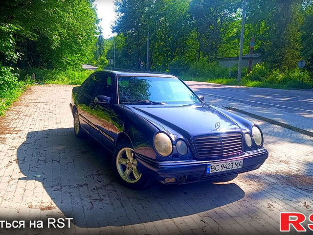 Фиолетовый Мерседес Е-Класс, объемом двигателя 2.8 л и пробегом 350 тыс. км за 2600 $, фото 1 на Automoto.ua