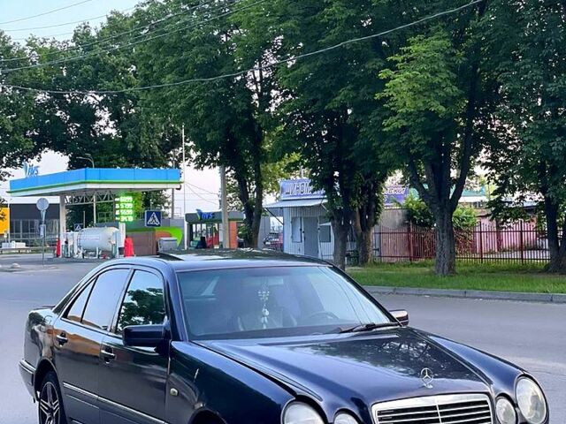 Фіолетовий Мерседес Е-Клас, об'ємом двигуна 4.3 л та пробігом 200 тис. км за 2300 $, фото 1 на Automoto.ua