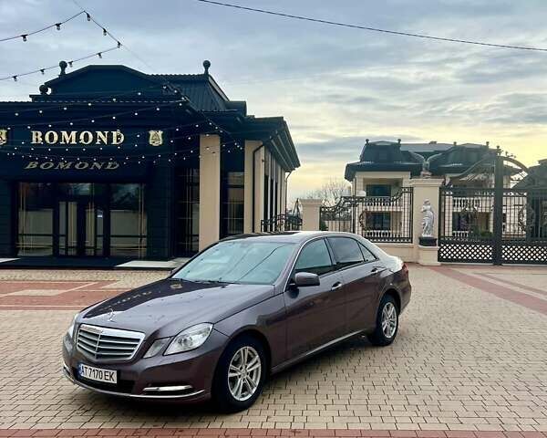 Фіолетовий Мерседес Е-Клас, об'ємом двигуна 2.1 л та пробігом 380 тис. км за 13000 $, фото 1 на Automoto.ua