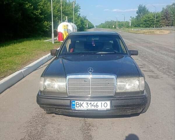 Коричневий Мерседес Е-Клас, об'ємом двигуна 2.3 л та пробігом 310 тис. км за 2250 $, фото 1 на Automoto.ua