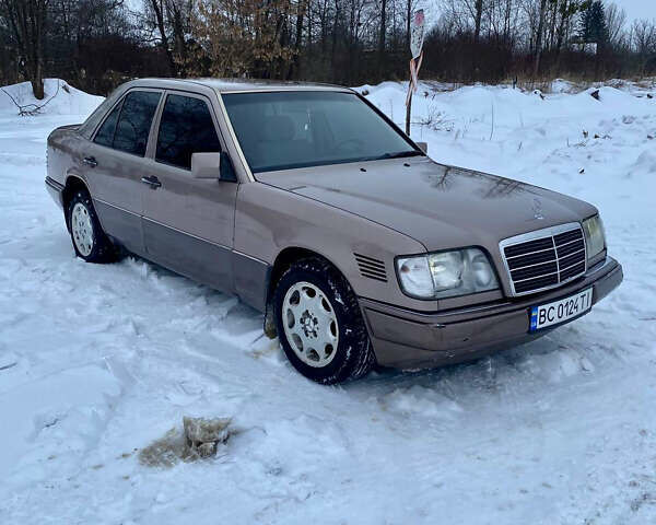 Коричневый Мерседес Е-Класс, объемом двигателя 2.5 л и пробегом 448 тыс. км за 3499 $, фото 1 на Automoto.ua