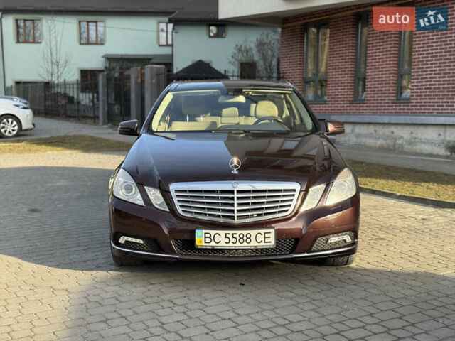 Мерседес Е-Класс 2010 в Львове на Automoto.ua Коричневый Мерседес Е-Класс, объемом двигателя 3.5 л и пробегом 130 тыс. км за 17500 $, фото 1 на Automoto.ua