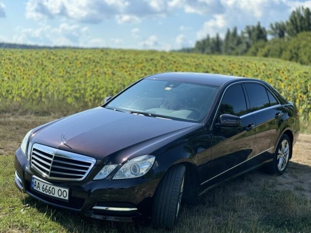 Коричневый Мерседес Е-Класс, объемом двигателя 3 л и пробегом 252 тыс. км за 16000 $, фото 1 на Automoto.ua