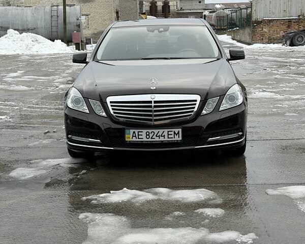 Коричневий Мерседес Е-Клас, об'ємом двигуна 3 л та пробігом 82 тис. км за 25500 $, фото 1 на Automoto.ua