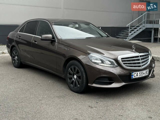 Коричневий Мерседес Е-Клас, об'ємом двигуна 2.2 л та пробігом 175 тис. км за 16999 $, фото 1 на Automoto.ua