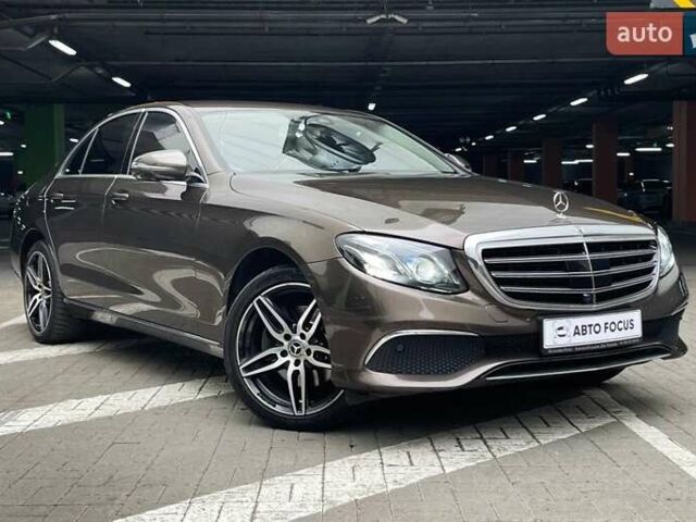 Коричневий Мерседес Е-Клас, об'ємом двигуна 1.95 л та пробігом 160 тис. км за 29990 $, фото 1 на Automoto.ua