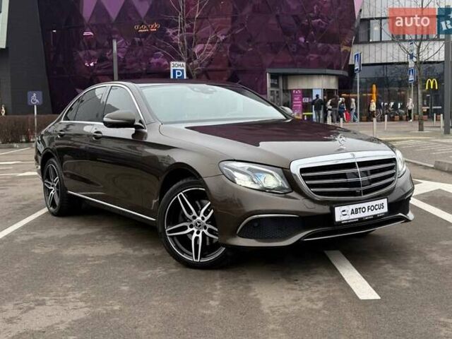 Коричневый Мерседес Е-Класс, объемом двигателя 1.95 л и пробегом 160 тыс. км за 28490 $, фото 1 на Automoto.ua