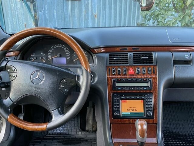 Мерседес Е-Класс 2001 в Краматорске на Automoto.ua Коричневый Мерседес Е-Класс, объемом двигателя 3.2 л и пробегом 400 тыс. км за 2300 $, фото 1 на Automoto.ua
