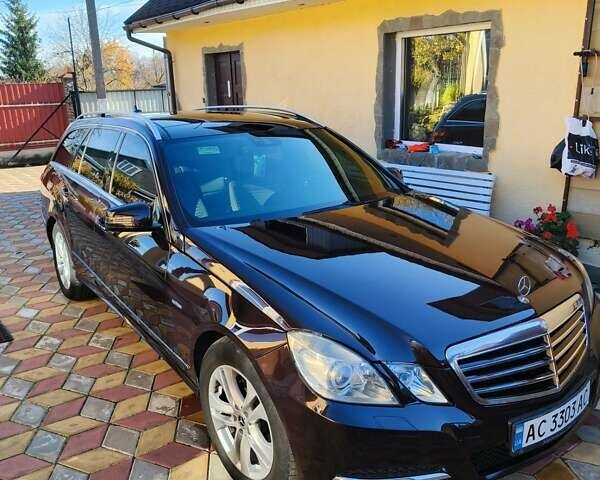 Коричневий Мерседес Е-Клас, об'ємом двигуна 3 л та пробігом 290 тис. км за 13200 $, фото 1 на Automoto.ua