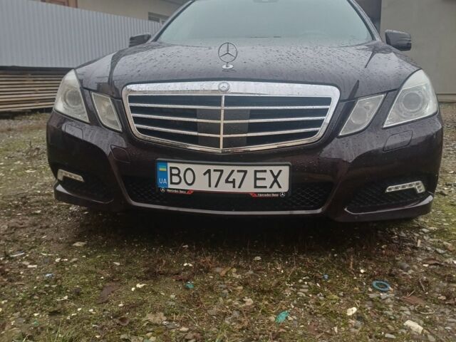 Коричневый Мерседес Е-Класс, объемом двигателя 3 л и пробегом 333 тыс. км за 12900 $, фото 1 на Automoto.ua