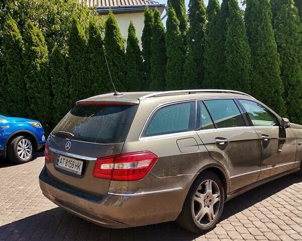Коричневый Мерседес Е-Класс, объемом двигателя 2 л и пробегом 250 тыс. км за 11555 $, фото 1 на Automoto.ua