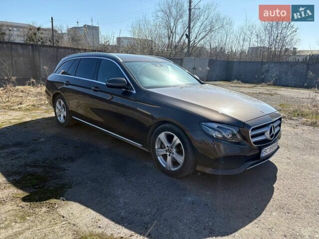 Коричневый Мерседес Е-Класс, объемом двигателя 1.95 л и пробегом 275 тыс. км за 23500 $, фото 1 на Automoto.ua