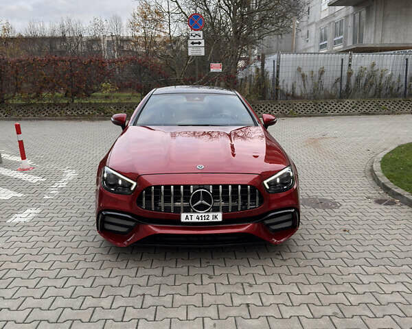 Красный Мерседес Е-Класс, объемом двигателя 3 л и пробегом 105 тыс. км за 34000 $, фото 1 на Automoto.ua