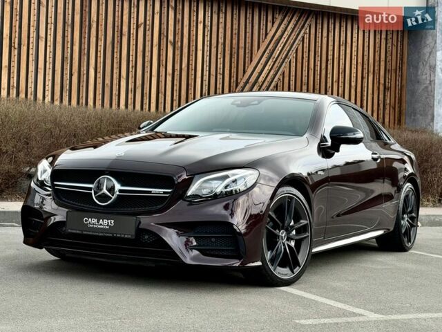 Красный Мерседес Е-Класс, объемом двигателя 3 л и пробегом 22 тыс. км за 62000 $, фото 1 на Automoto.ua