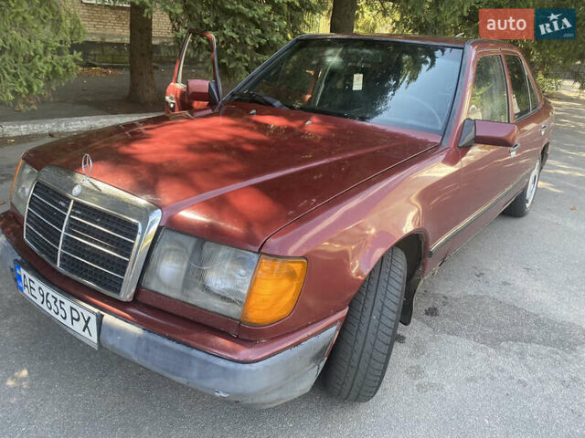 Красный Мерседес Е-Класс, объемом двигателя 2 л и пробегом 721 тыс. км за 2000 $, фото 1 на Automoto.ua