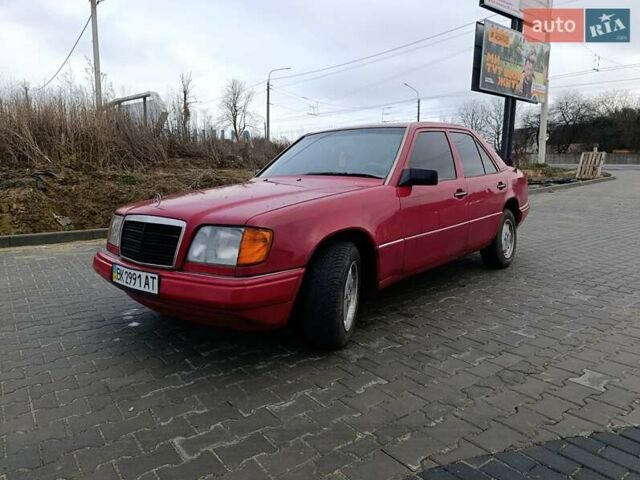 Красный Мерседес Е-Класс, объемом двигателя 2 л и пробегом 350 тыс. км за 2700 $, фото 1 на Automoto.ua