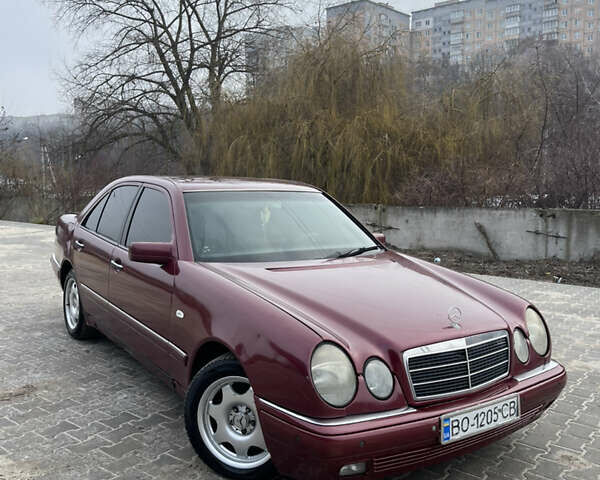 Червоний Мерседес Е-Клас, об'ємом двигуна 2.16 л та пробігом 500 тис. км за 2650 $, фото 1 на Automoto.ua