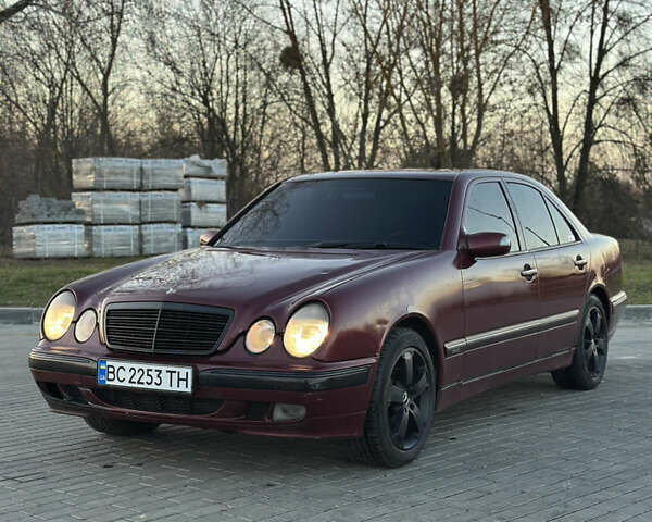 Красный Мерседес Е-Класс, объемом двигателя 2.7 л и пробегом 431 тыс. км за 4350 $, фото 1 на Automoto.ua