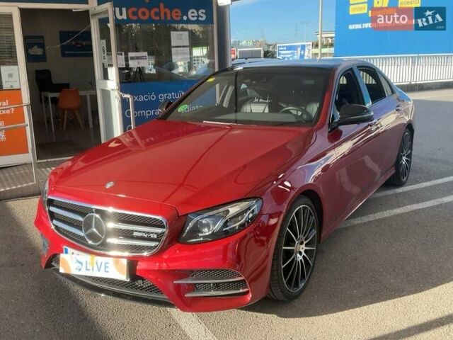 Красный Мерседес Е-Класс, объемом двигателя 2 л и пробегом 98 тыс. км за 10000 $, фото 1 на Automoto.ua