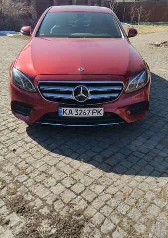 Червоний Мерседес Е-Клас, об'ємом двигуна 1.99 л та пробігом 81 тис. км за 30000 $, фото 1 на Automoto.ua