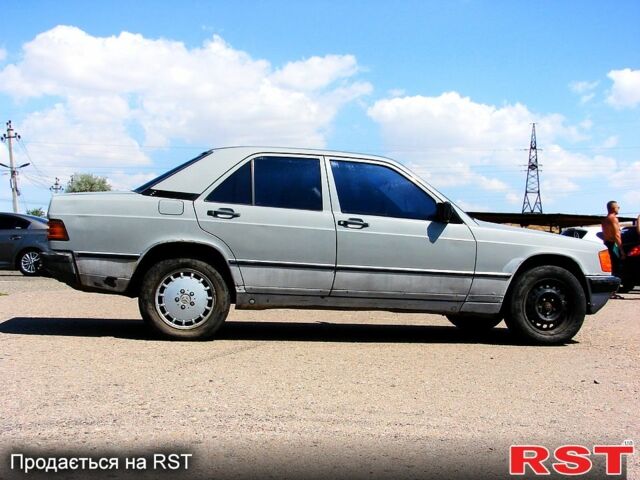 Мерседес Е-Класс, объемом двигателя 2 л и пробегом 458 тыс. км за 1500 $, фото 1 на Automoto.ua