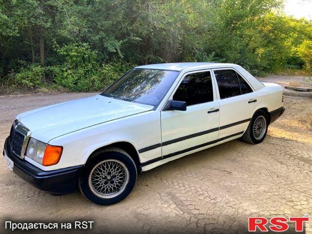 Мерседес Е-Класс, объемом двигателя 2.3 л и пробегом 350 тыс. км за 1700 $, фото 1 на Automoto.ua