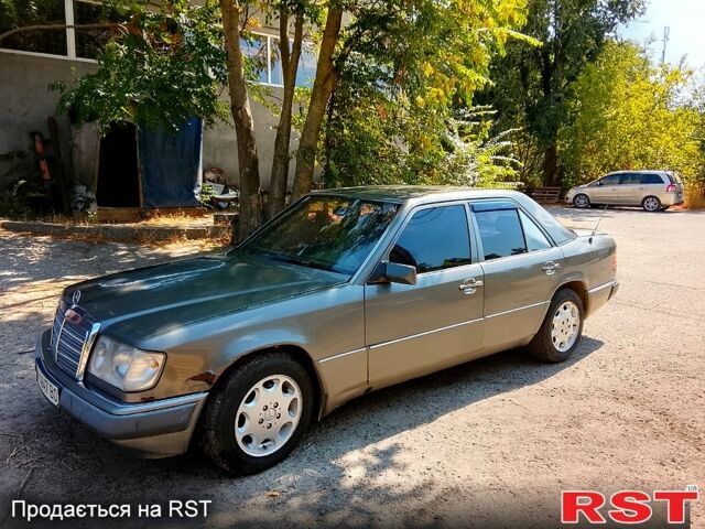 Мерседес Е-Класс, объемом двигателя 2.3 л и пробегом 0 тыс. км за 1000 $, фото 1 на Automoto.ua