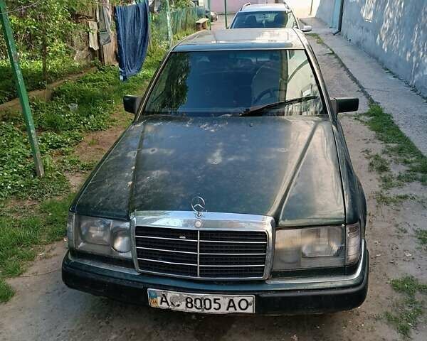 Мерседес Е-Класс, объемом двигателя 2.5 л и пробегом 700 тыс. км за 1550 $, фото 1 на Automoto.ua