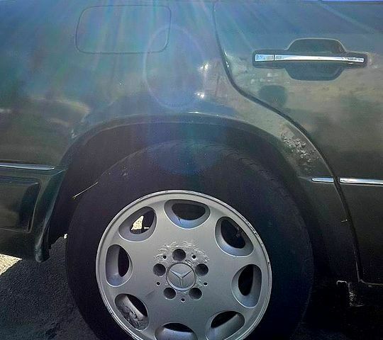 Мерседес Е-Класс, объемом двигателя 2.8 л и пробегом 489 тыс. км за 2000 $, фото 1 на Automoto.ua