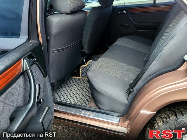 Мерседес Е-Клас, об'ємом двигуна 2.5 л та пробігом 350 тис. км за 4999 $, фото 1 на Automoto.ua