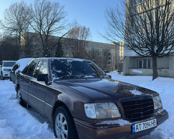 Мерседес Е-Клас, об'ємом двигуна 2 л та пробігом 300 тис. км за 2200 $, фото 1 на Automoto.ua