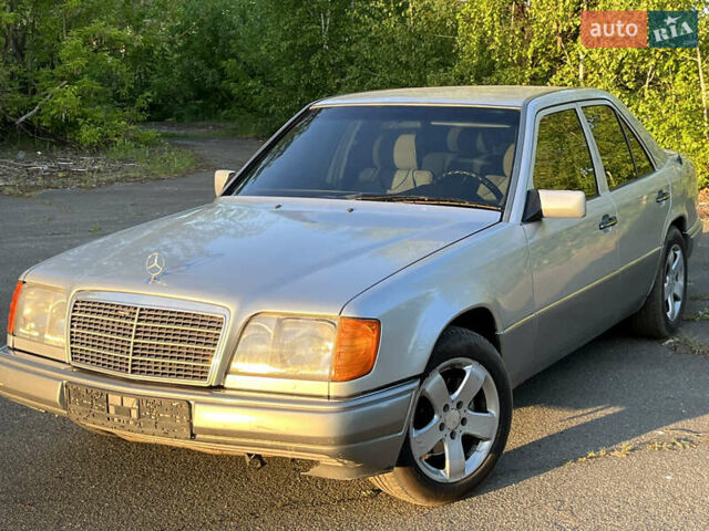 Мерседес Е-Класс, объемом двигателя 2.2 л и пробегом 570 тыс. км за 3000 $, фото 1 на Automoto.ua