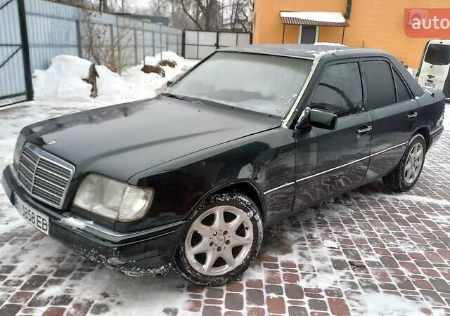 Мерседес Е-Класс, объемом двигателя 2.5 л и пробегом 300 тыс. км за 2500 $, фото 1 на Automoto.ua