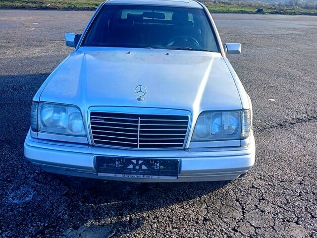 Мерседес Е-Клас, об'ємом двигуна 2 л та пробігом 337 тис. км за 3100 $, фото 1 на Automoto.ua