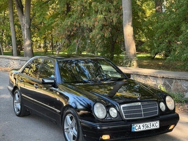 Мерседес Е-Класс, объемом двигателя 3.2 л и пробегом 680 тыс. км за 3500 $, фото 1 на Automoto.ua