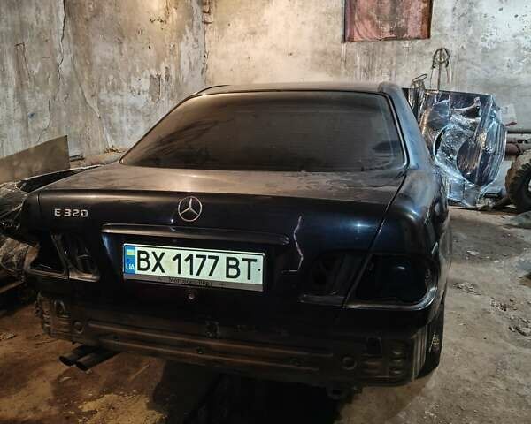 Мерседес Е-Клас, об'ємом двигуна 3.2 л та пробігом 380 тис. км за 2100 $, фото 1 на Automoto.ua