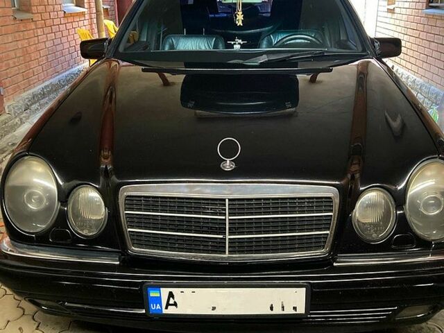Мерседес Е-Клас 1998 у Харкові на Automoto.ua Мерседес Е-Клас, об'ємом двигуна 3.2 л та пробігом 400 тис. км за 5200 $, фото 1 на Automoto.ua