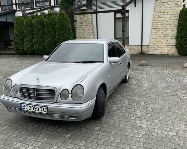 Мерседес Е-Класс, объемом двигателя 2 л и пробегом 370 тыс. км за 4300 $, фото 1 на Automoto.ua