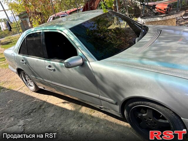 Мерседес Е-Клас, об'ємом двигуна 2.2 л та пробігом 0 тис. км за 2800 $, фото 1 на Automoto.ua