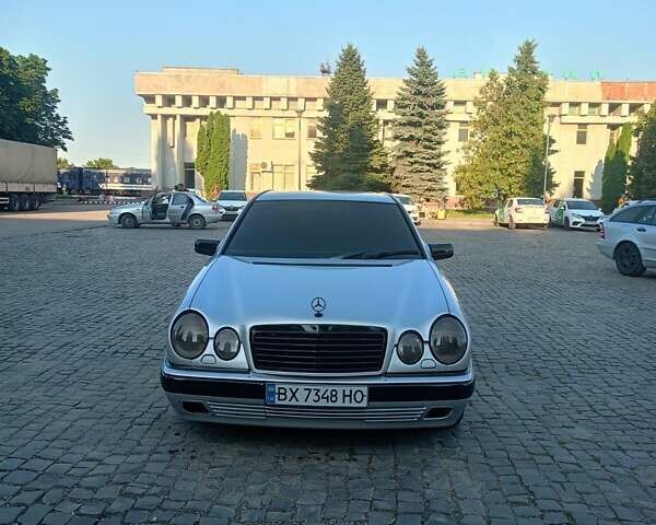 Мерседес Е-Класс, объемом двигателя 2.4 л и пробегом 300 тыс. км за 3800 $, фото 1 на Automoto.ua