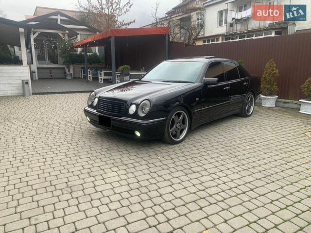 Мерседес Е-Класс, объемом двигателя 5.5 л и пробегом 192 тыс. км за 15000 $, фото 1 на Automoto.ua