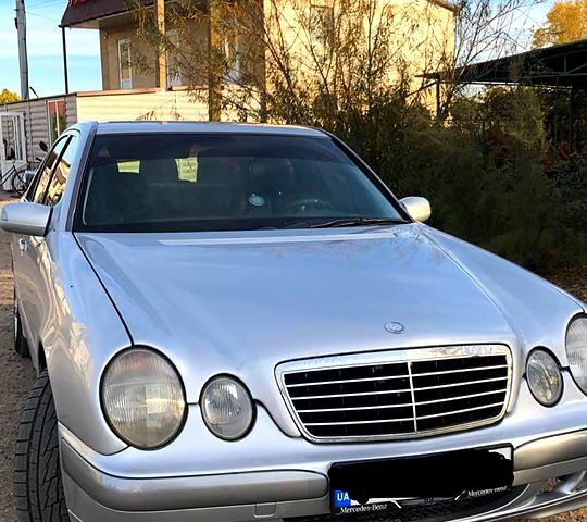 Мерседес Е-Класс, объемом двигателя 22 л и пробегом 0 тыс. км за 3500 $, фото 1 на Automoto.ua