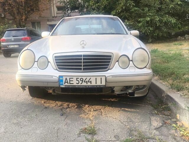 Мерседес Е-Класс, объемом двигателя 2.6 л и пробегом 375 тыс. км за 1900 $, фото 1 на Automoto.ua