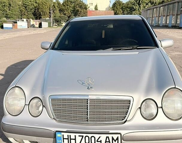 Мерседес Е-Клас, об'ємом двигуна 2 л та пробігом 490 тис. км за 8350 $, фото 1 на Automoto.ua
