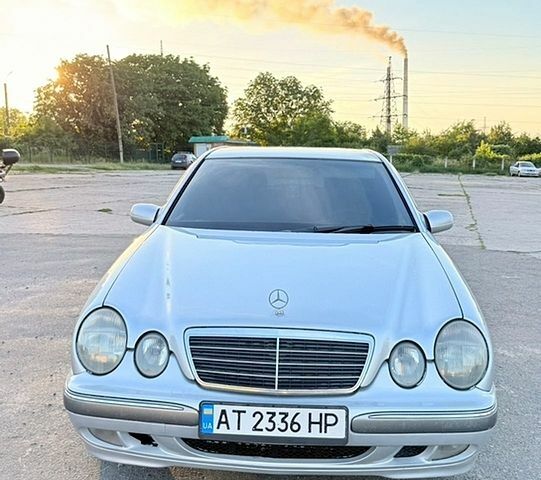 Мерседес Е-Класс, объемом двигателя 2 л и пробегом 490 тыс. км за 4500 $, фото 1 на Automoto.ua