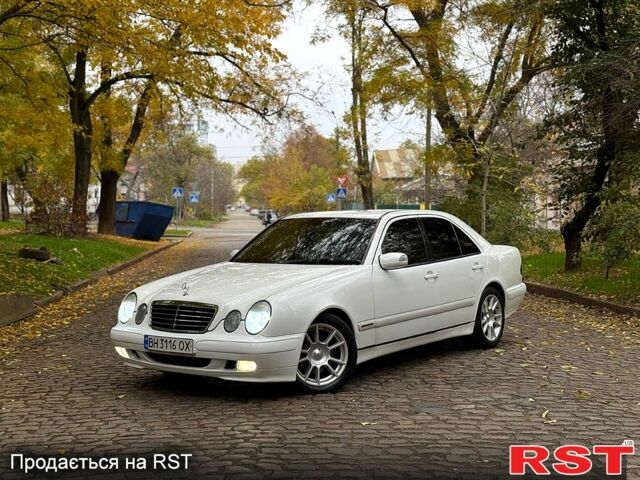 Мерседес Е-Класс, объемом двигателя 3.2 л и пробегом 200 тыс. км за 4300 $, фото 1 на Automoto.ua