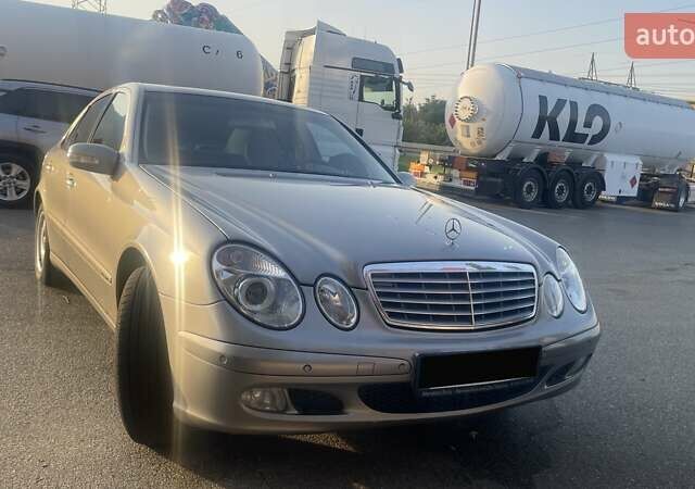 Мерседес Е-Класс, объемом двигателя 2.2 л и пробегом 345 тыс. км за 8000 $, фото 1 на Automoto.ua