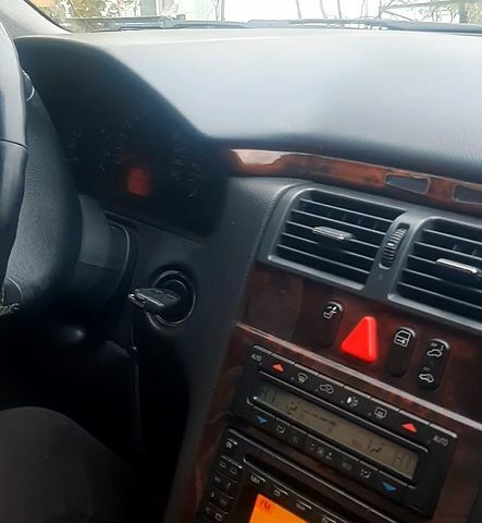 Мерседес Е-Клас, об'ємом двигуна 2.2 л та пробігом 300 тис. км за 1300 $, фото 1 на Automoto.ua