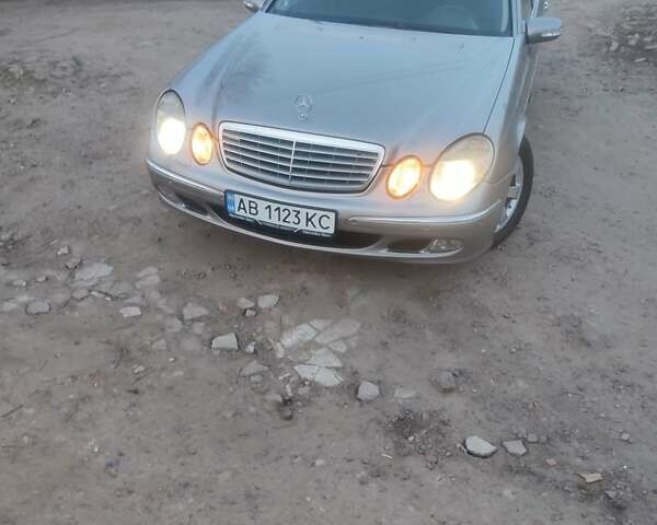 Мерседес Е-Класс, объемом двигателя 3.2 л и пробегом 330 тыс. км за 8000 $, фото 1 на Automoto.ua